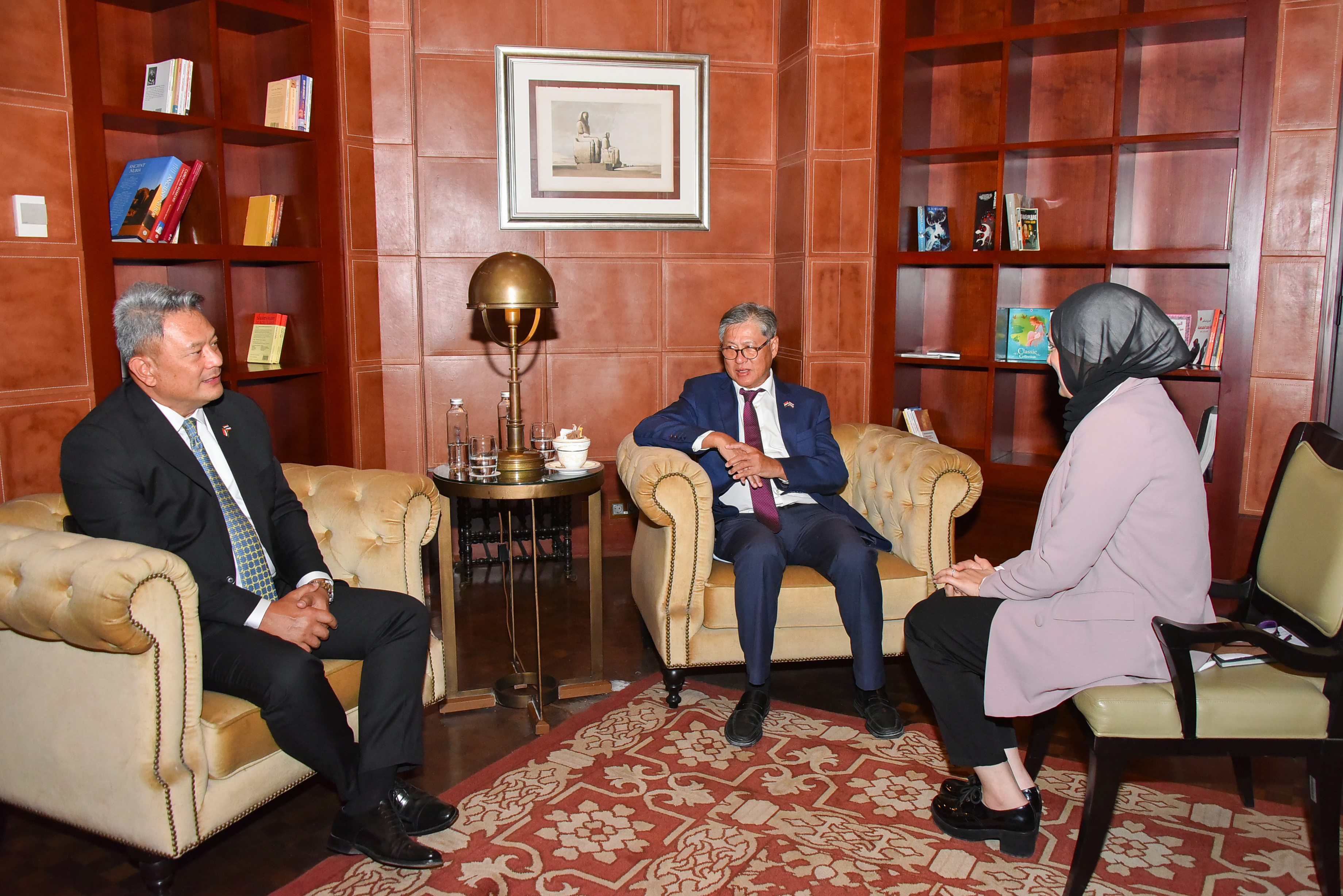 Thailand’s Vice Minister For Foreign Affairs Russ Jalichandra, along with Ambassador of the Kingdom of Thailand to Egypt, Thanawat Sirikul.